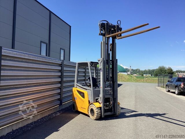 Elektro 4 Rad-Stapler Jungheinrich CAT 2EPC5000