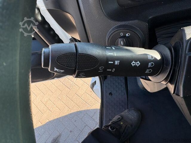 Box body Iveco 120E 210 + DHOLLANDIA LOADLIFT