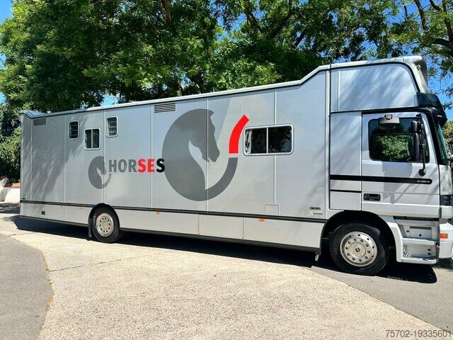 Viehtransporter LKW Mercedes-Benz Actros 18360 Niehoff 4 Pferde und Wohnung