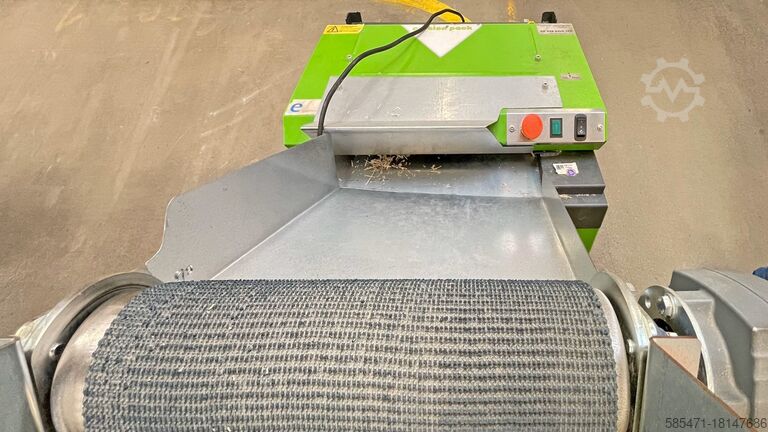 Production of packaging cushions cp cushion pack GmbH & Co. KG Verpackungspolstermaschine CP 422 S2i/6