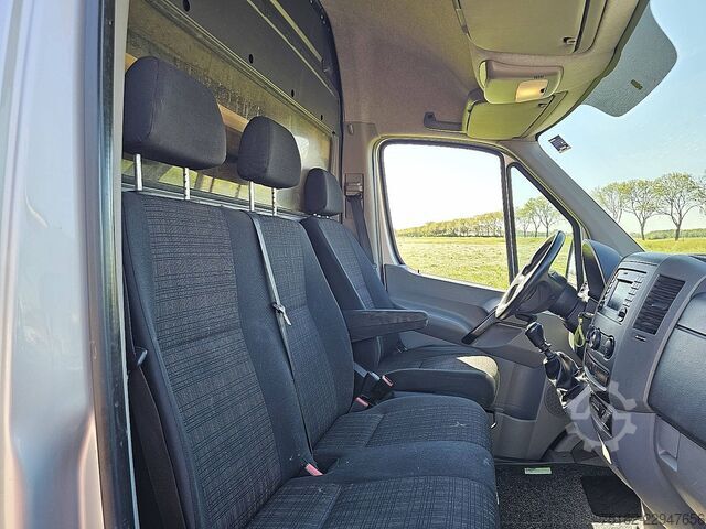 Mobil station wagon beratap tinggi MERCEDES-BENZ SPRINTER 516 L2H2 Dubbellucht AC!
