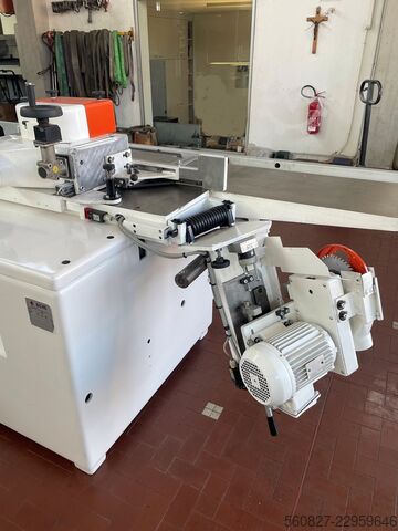 фрезерний верстат з нахиленим шпинделем SCM T 150K