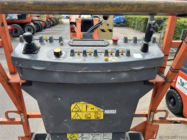 Mafsallı teleskopik çalışma platformu JLG E450AJ (2005)