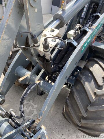 Yükleyici GiANT G2700 Xtra HD (6436)