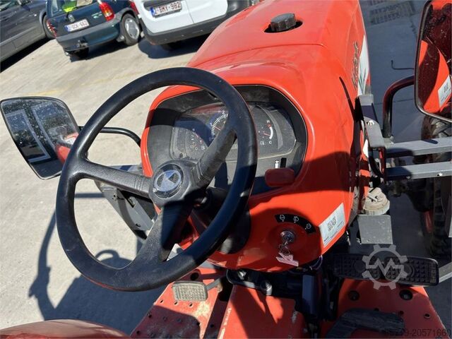 Kompakts traktors Kubota L1-382 (5283)