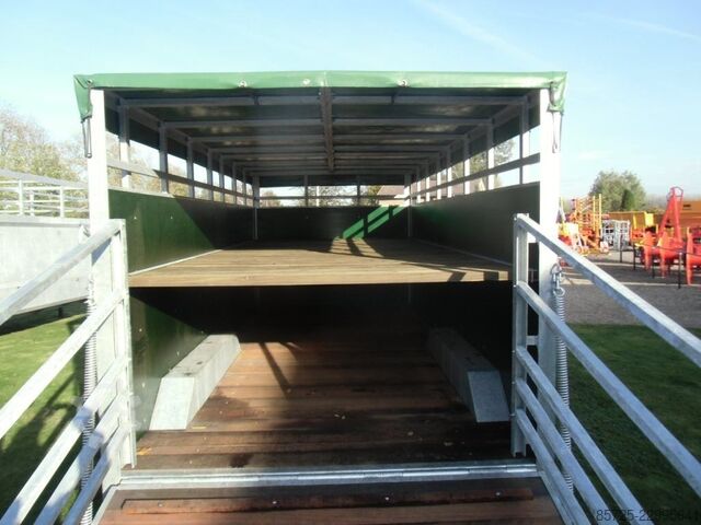 Συνδυασμένο ζωομεταφορέας  Combi veewagen