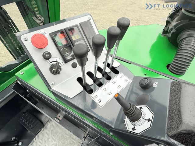 Four-way forklift Combilift CB3000 / TRIPLEX 4900MM / FREE LIFT