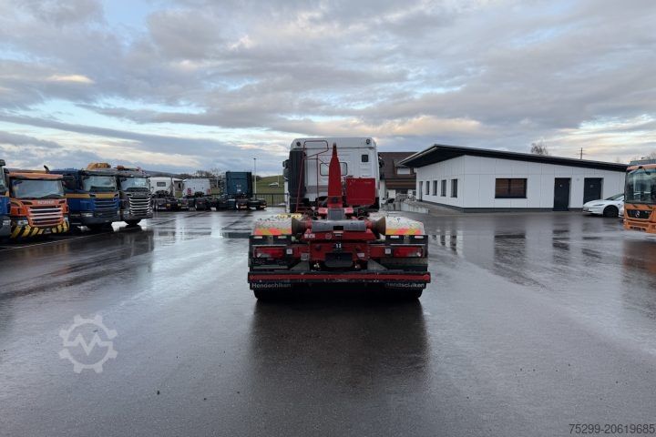 Camion scarrabile Iveco 340X51Z X-Way 8x4 Hiab / Swiss-Vehicle