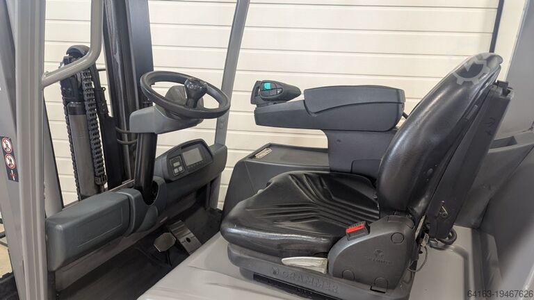 Forklift listrik 3 roda Jungheinrich EFG 220 Li-Ion Batterie