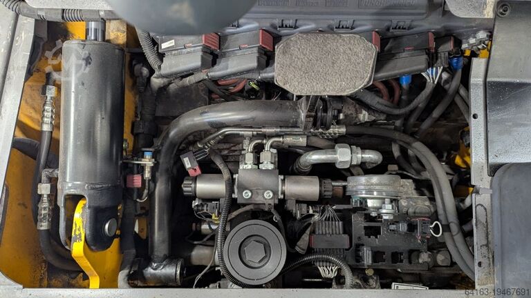 Electric 3-wheel forklift Jungheinrich EFG 213 LiIon Batterie