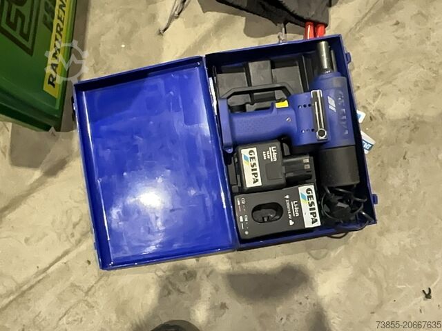 Mazās ierīces Pallet 25-Piece Contractor Power Tools - Cutting and Drilling Tools