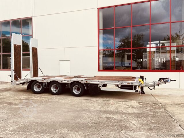 Trailer gandeng low loader Möslein TT 31  31 t GG Tridem- Tieflader 3 Achs, gelenktNeufahrzeug