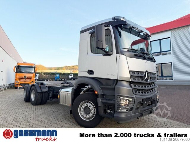 Șasiu de camion Mercedes-Benz Arocs 2553 L 6x2, Lenk-/Liftachse, Navi,