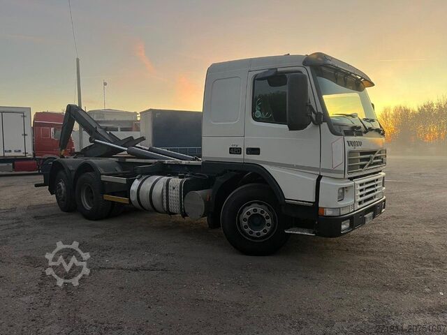 Контейнеровоз з гачком (рол-офф) VOLVO VOLVO FM12 420 SCARRABILE 6X2