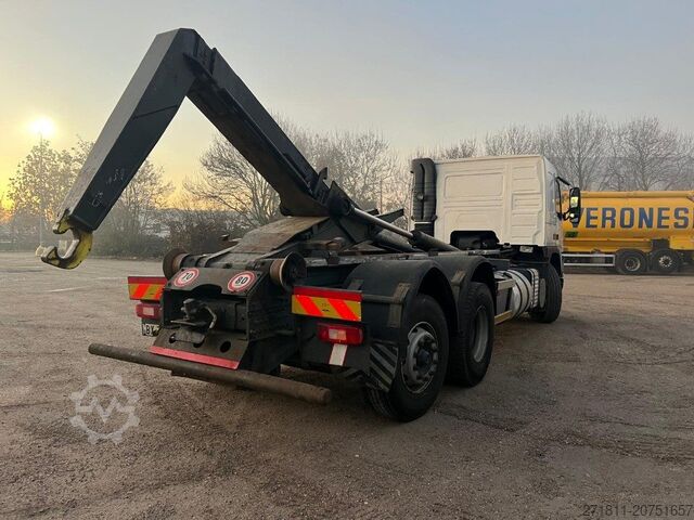 Контейнеровоз з гачком (рол-офф) VOLVO VOLVO FM12 420 SCARRABILE 6X2