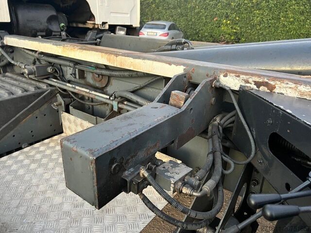 Контейнеровоз з гачком (рол-офф) VOLVO VOLVO FM12 420 SCARRABILE 6X2