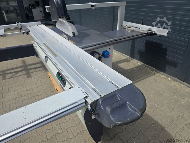 เครื่องเลื่อยแบบเลื่อนโต๊ะ Robland NZ3200