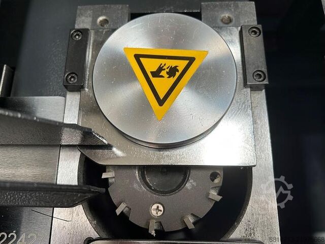 Stroj na vazbu knih iPurtec IP-400