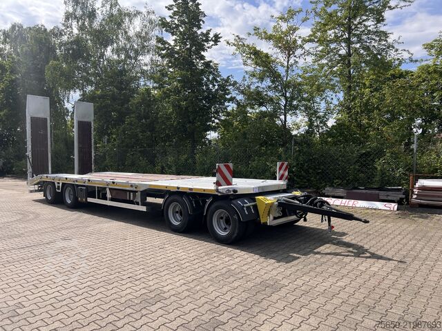 Dieplader oplegger Möslein T4 VB H1 gerade  neuer 4 Achs Tieflader gerade hydraulischen Rampen