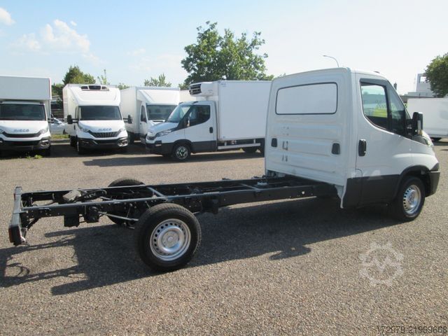 バンシャーシ IVECO 35 S14 *Fahrgestell*Euro6*Klima*