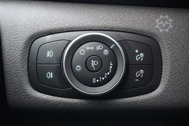 Ford Transit Custom 2.0 TDCI 130 л.с. автомат EURO 6 – кондиционер, навигация, круиз-контроль – €14. Ford Transit Custom 2.0 TDCI 130PK Automaat EURO 6 -...