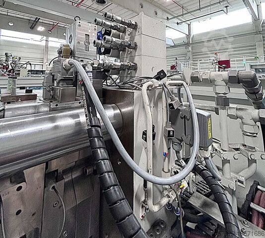 Máquina de moldagem por injecção KraussMaffei KM 200-220-220-55 CZL