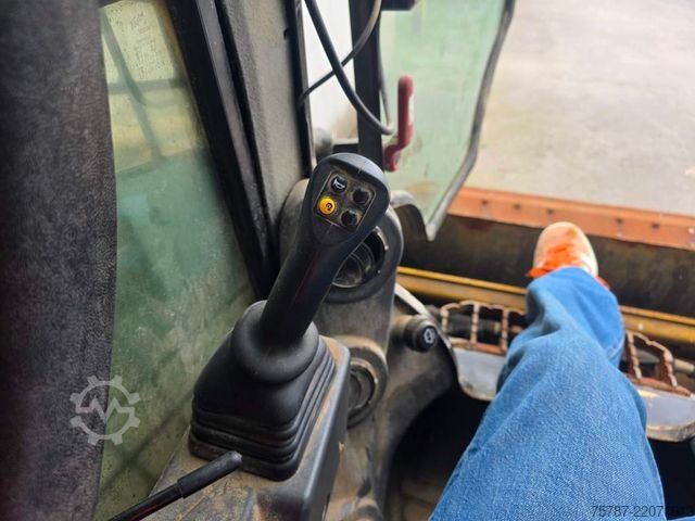 Utovarivač na točkovima CATERPILLAR 226D3 Lader mit Schwergutschaufel