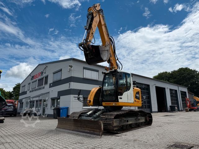 Jentolak rantai LIEBHERR R920 Compact LC Kettenbagger