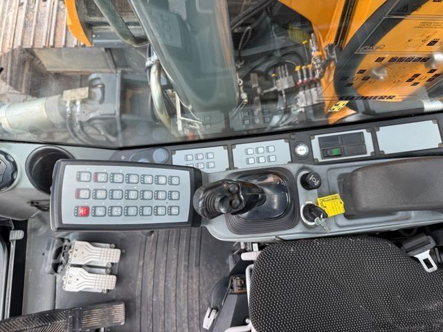 Jentolak rantai LIEBHERR R920 Compact LC Kettenbagger