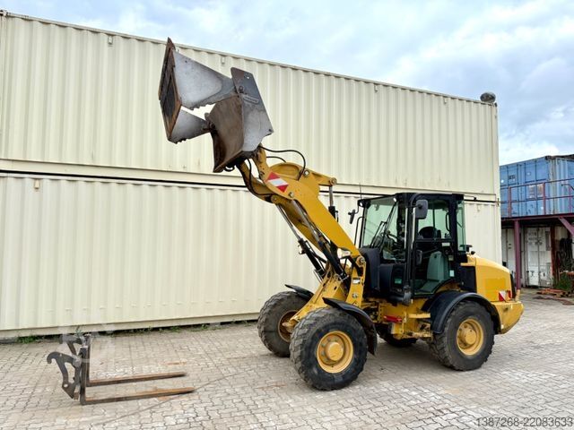Tekerlekli yükleyici CATERPILLAR 907M / 2018 BJ / Schaufel + Gabel