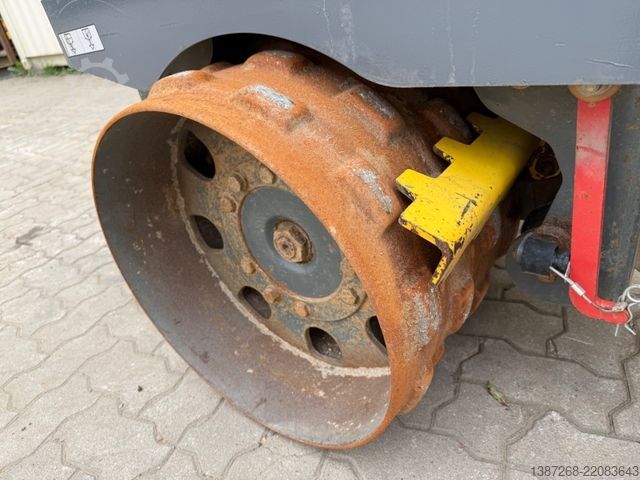 รถบดถังเดียว WACKER Neuson RT82-SC3 / 2015 BJ / 516 H / Remote