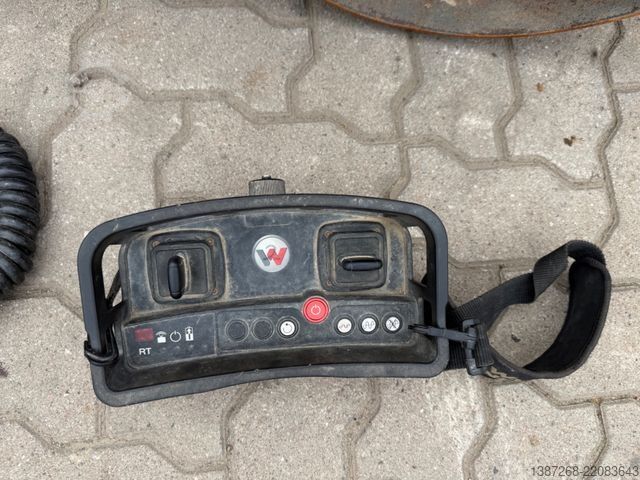 รถบดถังเดียว WACKER Neuson RT82-SC3 / 2015 BJ / 516 H / Remote
