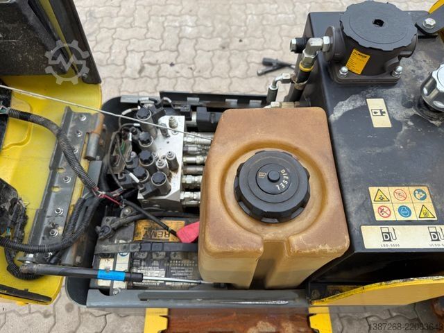 รถบดถังเดียว WACKER Neuson RT82-SC3 / 2015 BJ / 516 H / Remote
