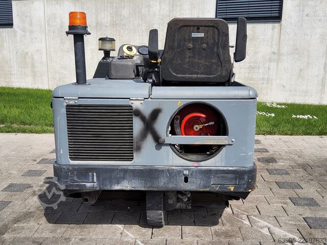存储技术 Kärcher Kehrmaschine KM 130/300 RLPG