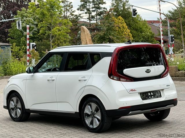Furgoneta KIA Soul e-Soul DynamicLine 64 kWh LED Navi Kamera