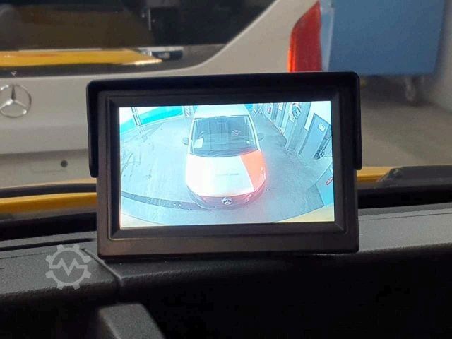 Kastenwagen MERCEDES-BENZ eSprinter 312 DHL Regal KEP-Ausbau