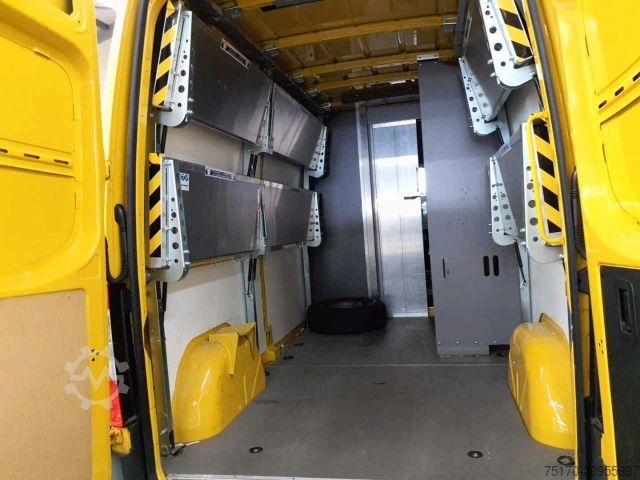 Kastenwagen MERCEDES-BENZ eSprinter 312 DHL Regal KEP-Ausbau