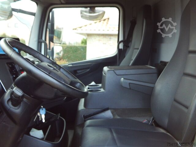 Камион с кашони Mercedes-Benz ATEGO 918 FRIGO -29