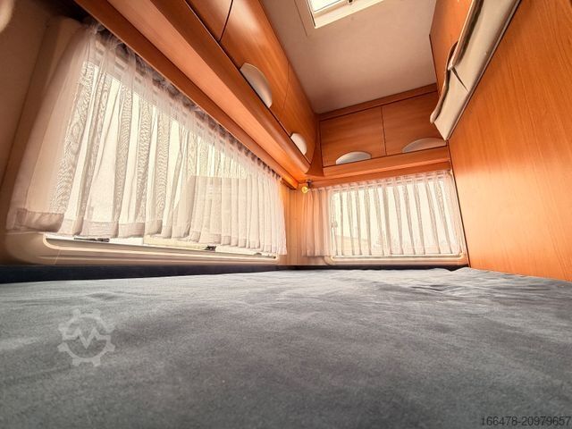 एकीकृत कैंपर HYMER/ERIBA B 654 *Festbett-Hubbett-Automatik-2xKlima*