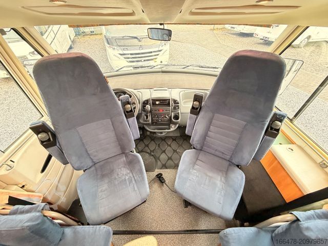 एकीकृत कैंपर HYMER/ERIBA B 654 *Festbett-Hubbett-Automatik-2xKlima*