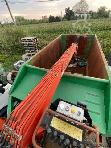 Thùng chứa roll-off  CONTAINER SCARRABILE USATO A CIELO APERTO CON GRU