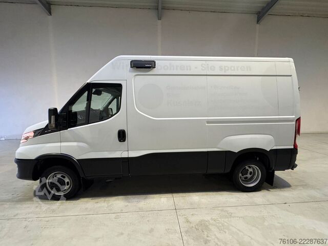 Komercijalno vozilo sa visokim krovom IVECO Daily 50C18 Kastenwagen *Navi*Ahk**