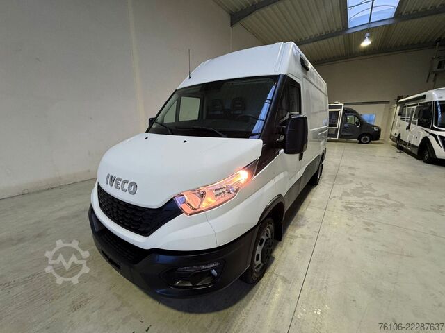 Komercijalno vozilo sa visokim krovom IVECO Daily 50C18 Kastenwagen *Navi*Ahk**