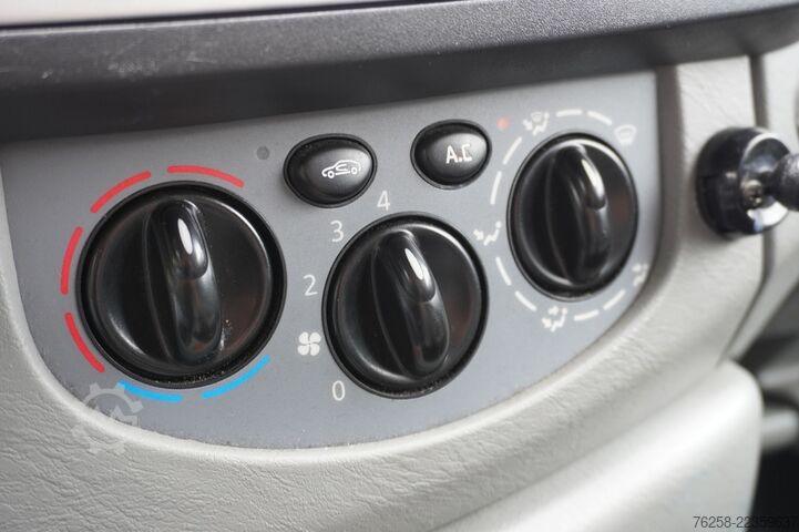 Carrinha de tejadilho alto Renault Trafic 2.0 dCi T29 | Airco | Trekhaken | €2.950...