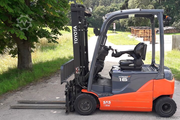навантажувач Toyota 8FBM16T