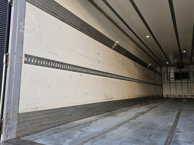 Transport réfrigéré/congélé Vedecar LPRS 24 / LIFT AXLE / THERMO KING / TAIL LIFT