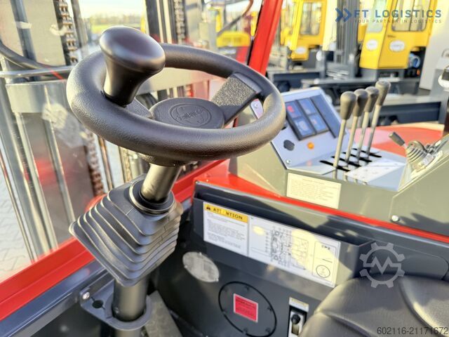 चार-तरफ़ा फोर्कलिफ्ट Combilift C3000CB GAS TRIPLEX 4900 FREE-LIFT