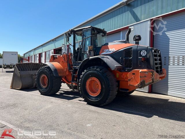 Radlader HITACHI ZW220-6*Klima*hydr. Schnellwechsler*11.000h*