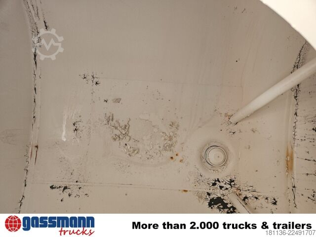 Camión cisterna  Wassertank 2800L