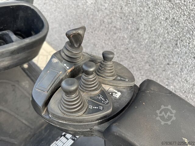 Linde H20D-01 Duplo 315 Sideshift 6105JAM VW Diesel 2015 Pemeriksaan 7-2027 LINDE H20D-01 Duplo 315 Sideshift  6105UUR VW Diesel 2015  Keuring 7-2027